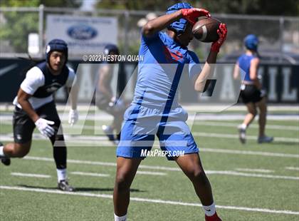 Thumbnail 2 in St. John Bosco vs. Serra (Brave 8 Invitational) photogallery.