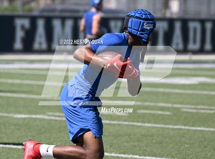 Thumbnail 1 in St. John Bosco vs. Serra (Brave 8 Invitational) photogallery.