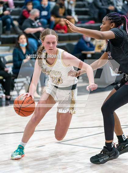 Thumbnail 1 in Lawrence Central vs. Cathedral (IHSAA 4A Sectional Rd 1) photogallery.