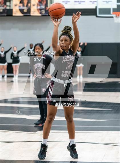 Thumbnail 2 in Lawrence Central vs. Cathedral (IHSAA 4A Sectional Rd 1) photogallery.