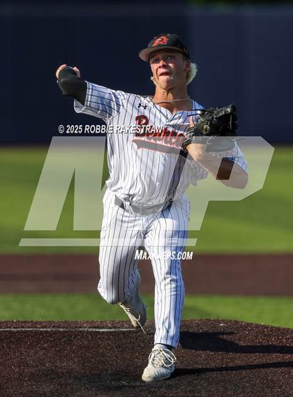 Thumbnail 3 in McKinney North vs. Aledo (UIL 5A DI State Semifinal Playoff) photogallery.