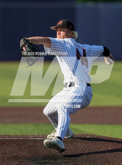 Thumbnail 3 in McKinney North vs. Aledo (UIL 5A DI State Semifinal Playoff) photogallery.