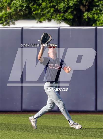 Thumbnail 3 in McKinney North vs. Aledo (UIL 5A DI State Semifinal Playoff) photogallery.
