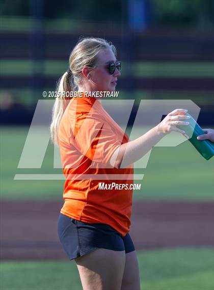 Thumbnail 2 in McKinney North vs. Aledo (UIL 5A DI State Semifinal Playoff) photogallery.