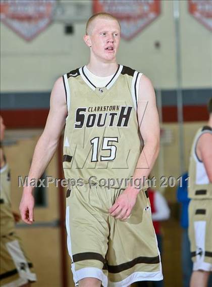 Thumbnail 2 in Tappan Zee vs Clarkstown South (Tappan Zee Tip-Off Tournament) photogallery.