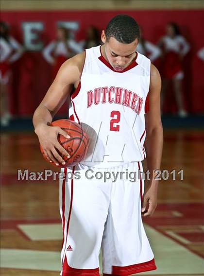 Thumbnail 1 in Tappan Zee vs Clarkstown South (Tappan Zee Tip-Off Tournament) photogallery.