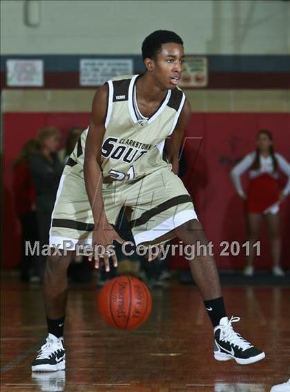 Thumbnail 3 in Tappan Zee vs Clarkstown South (Tappan Zee Tip-Off Tournament) photogallery.