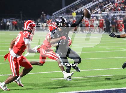 Thumbnail 1 in Mater Dei vs St. John Bosco photogallery.