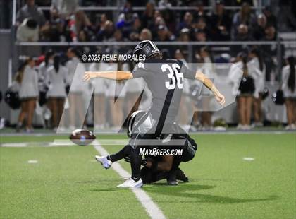 Thumbnail 3 in Mater Dei vs St. John Bosco photogallery.