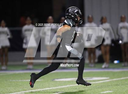 Thumbnail 3 in Mater Dei vs St. John Bosco photogallery.