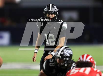 Thumbnail 3 in Mater Dei vs St. John Bosco photogallery.