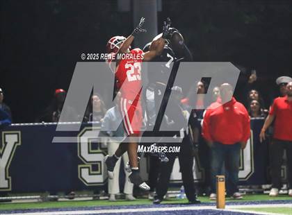 Thumbnail 2 in Mater Dei vs St. John Bosco photogallery.