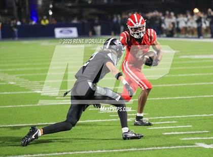 Thumbnail 3 in Mater Dei vs St. John Bosco photogallery.