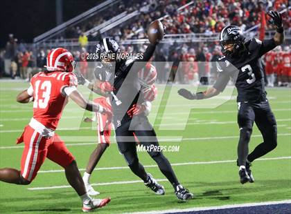 Thumbnail 3 in Mater Dei vs St. John Bosco photogallery.