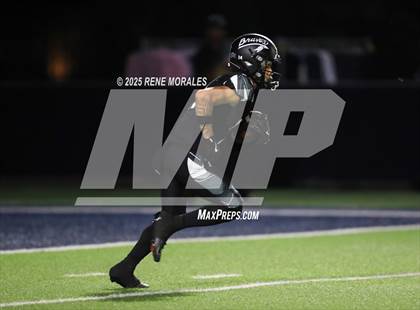 Thumbnail 3 in Mater Dei vs St. John Bosco photogallery.