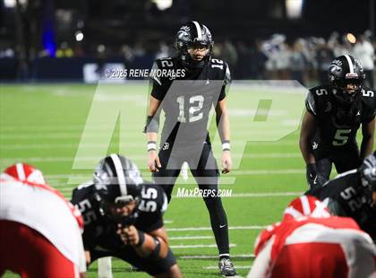 Thumbnail 3 in Mater Dei vs St. John Bosco photogallery.