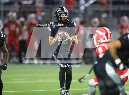 Thumbnail 3 in Mater Dei vs St. John Bosco photogallery.