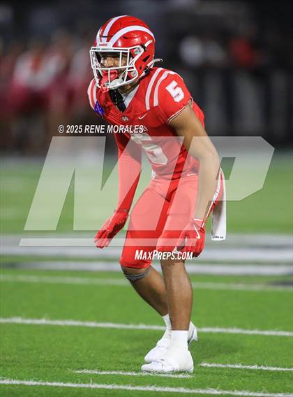 Thumbnail 2 in Mater Dei vs St. John Bosco photogallery.