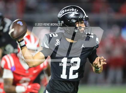 Thumbnail 3 in Mater Dei vs St. John Bosco photogallery.