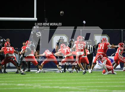 Thumbnail 3 in Mater Dei vs St. John Bosco photogallery.