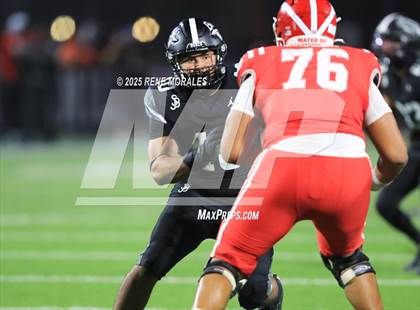 Thumbnail 2 in Mater Dei vs St. John Bosco photogallery.