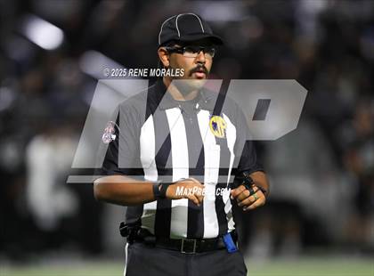 Thumbnail 3 in Mater Dei vs St. John Bosco photogallery.