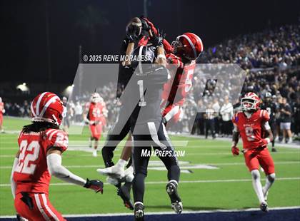Thumbnail 3 in Mater Dei vs St. John Bosco photogallery.