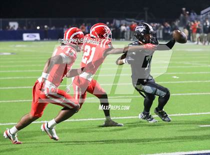 Thumbnail 3 in Mater Dei vs St. John Bosco photogallery.
