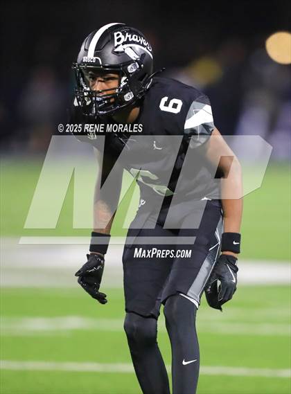 Thumbnail 3 in Mater Dei vs St. John Bosco photogallery.