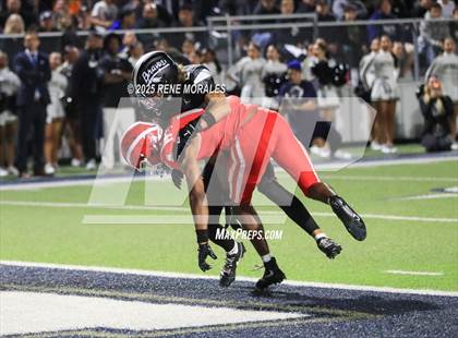 Thumbnail 3 in Mater Dei vs St. John Bosco photogallery.