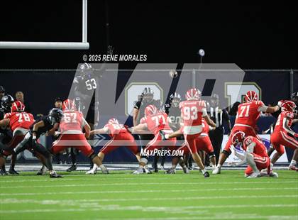 Thumbnail 2 in Mater Dei vs St. John Bosco photogallery.