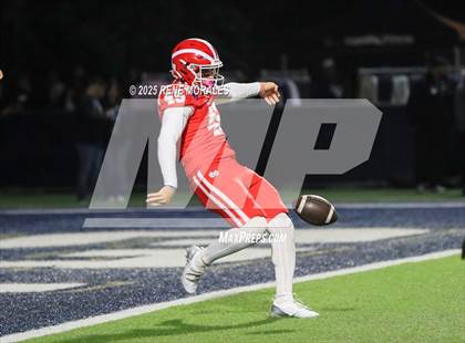 Thumbnail 3 in Mater Dei vs St. John Bosco photogallery.