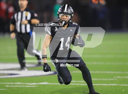 Thumbnail 2 in Mater Dei vs St. John Bosco photogallery.