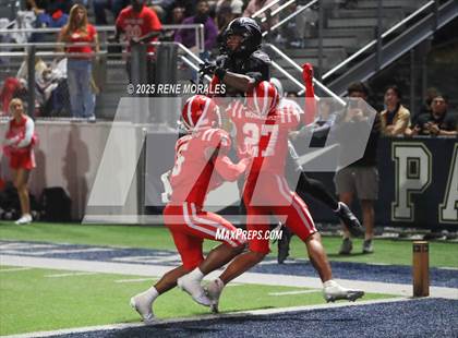 Thumbnail 3 in Mater Dei vs St. John Bosco photogallery.