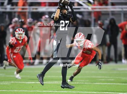 Thumbnail 2 in Mater Dei vs St. John Bosco photogallery.