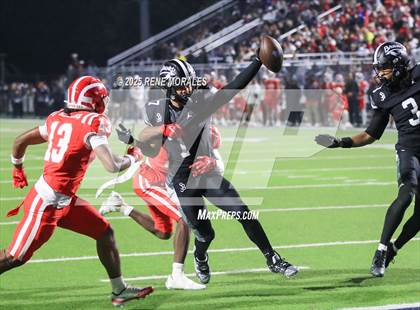 Thumbnail 2 in Mater Dei vs St. John Bosco photogallery.