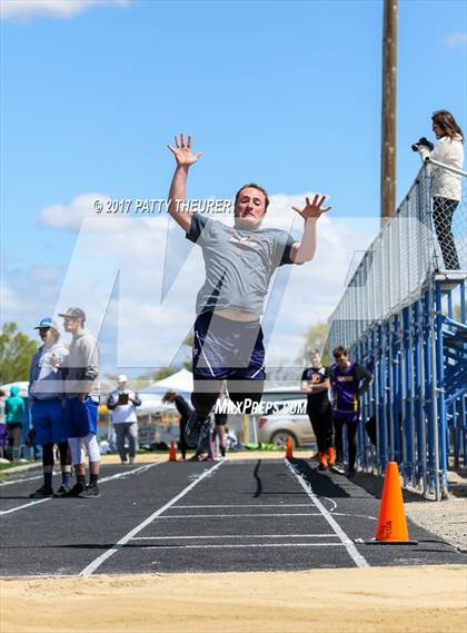Thumbnail 3 in Don Walker Invitational photogallery.