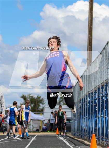 Thumbnail 3 in Don Walker Invitational photogallery.