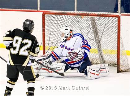 Thumbnail 3 in Priory vs. Francis Howell North photogallery.