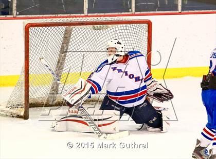 Thumbnail 3 in Priory vs. Francis Howell North photogallery.