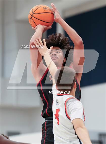 Thumbnail 3 in La Serna vs. Pacifica Christian/Orange County photogallery.