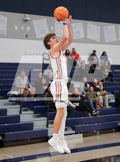 Thumbnail 2 in La Serna vs. Pacifica Christian/Orange County photogallery.