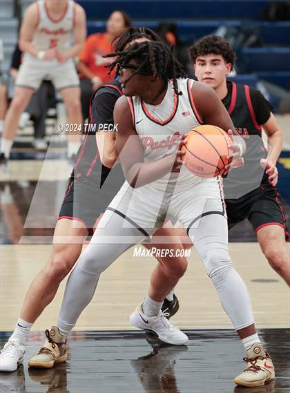 Thumbnail 3 in La Serna vs. Pacifica Christian/Orange County photogallery.