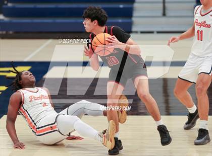 Thumbnail 2 in La Serna vs. Pacifica Christian/Orange County photogallery.
