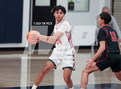 Thumbnail 2 in La Serna vs. Pacifica Christian/Orange County photogallery.