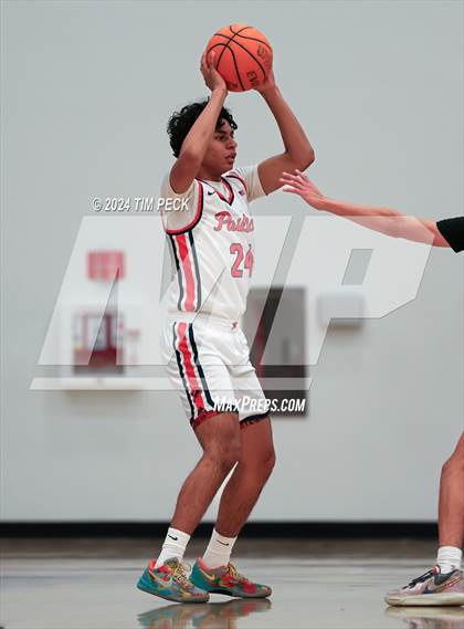 Thumbnail 2 in La Serna vs. Pacifica Christian/Orange County photogallery.