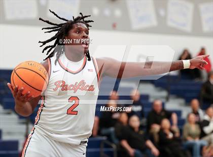 Thumbnail 2 in La Serna vs. Pacifica Christian/Orange County photogallery.