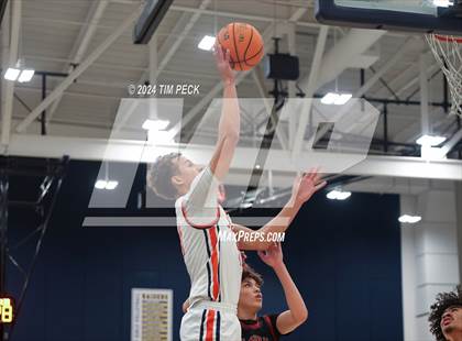 Thumbnail 2 in La Serna vs. Pacifica Christian/Orange County photogallery.
