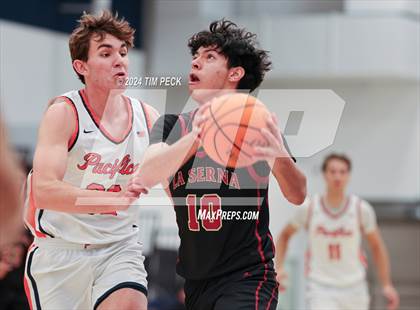 Thumbnail 2 in La Serna vs. Pacifica Christian/Orange County photogallery.