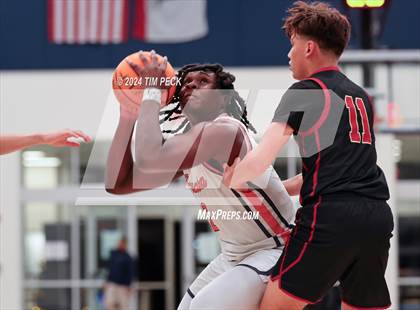 Thumbnail 2 in La Serna vs. Pacifica Christian/Orange County photogallery.